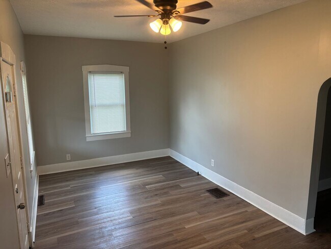 Building Photo - Charming 3BR/1BA Home with Modern Updates ...