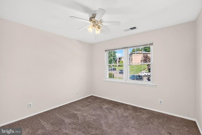Building Photo - 107 Donzen Dr