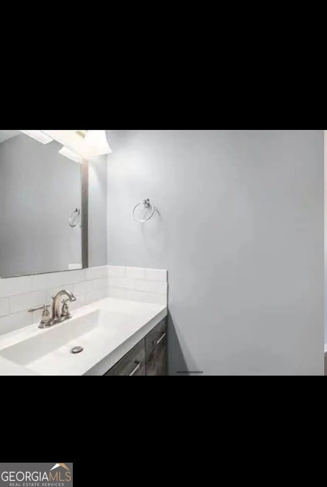Building Photo - 5563 Windfall Ln