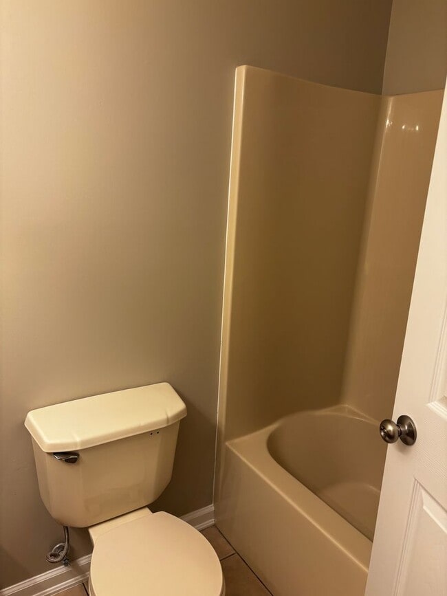 Building Photo - 3 Bedroom/ 2Bath located in Nettleton School District