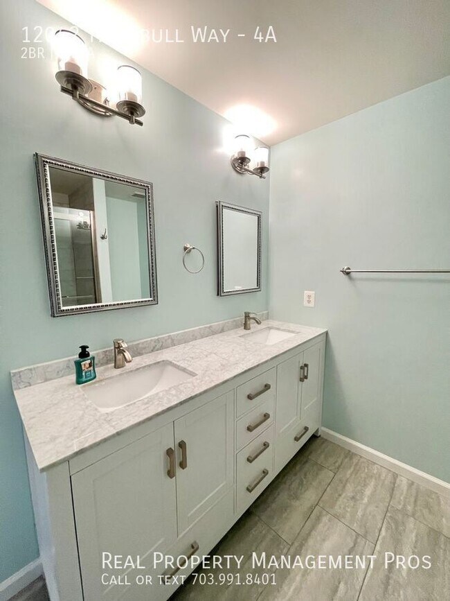 Building Photo - 12042 Trumbull Way