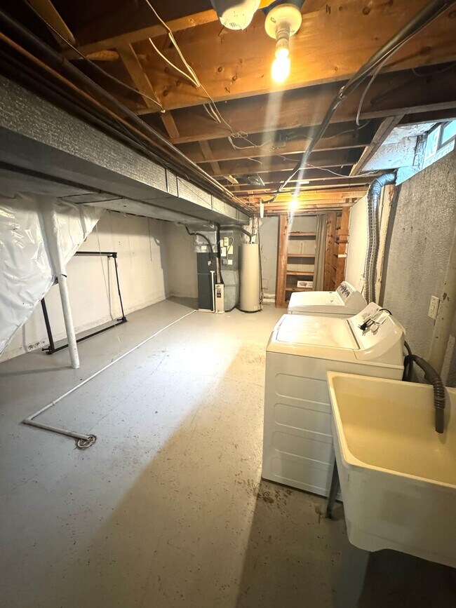 Building Photo - 29415 Cunningham Dr