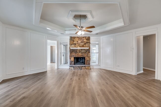 Building Photo - Gorgeous Hidden Treasure in Garland