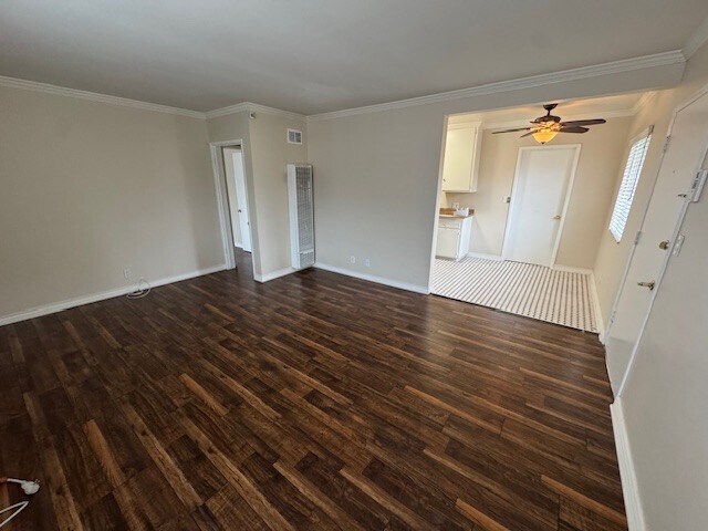 Living area - 314 N Kenwood St