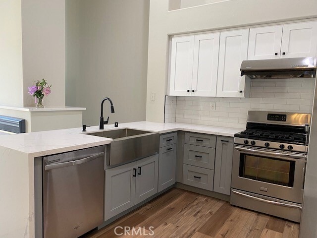 Building Photo - 2003 Ladrillo Aisle