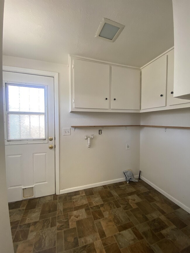 Building Photo - 1230 Ramirez St