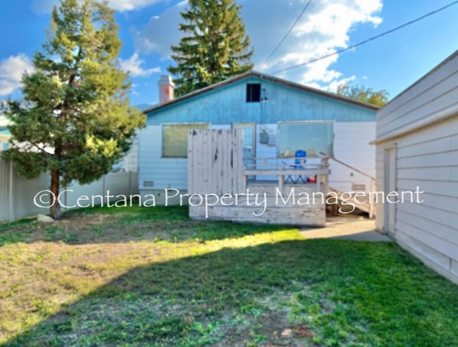 Building Photo - Pet friendly 2 bedroom house with a large lawn! (Better pictures coming soon).