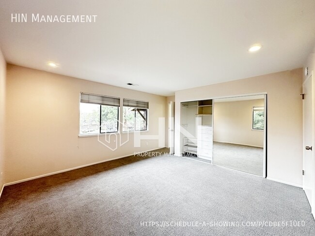 Building Photo - 1098 Ocaso Camino