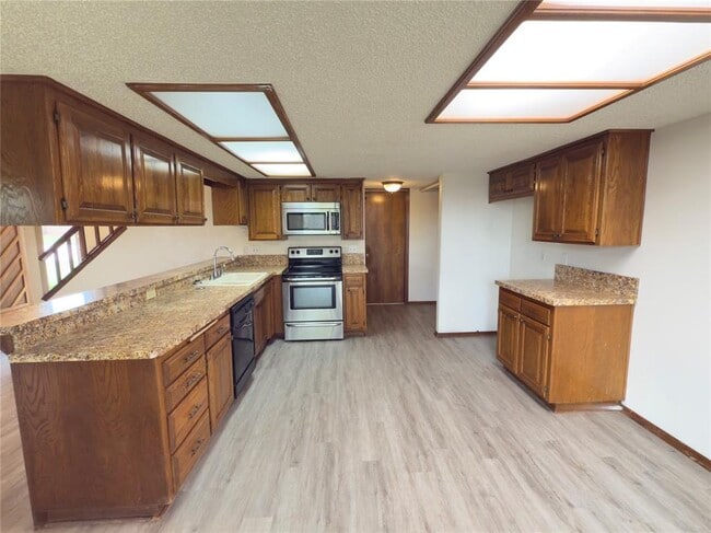 Building Photo - 217 Woodbridge Cir