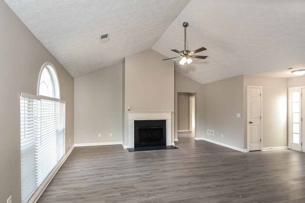 Building Photo - 4949 Lake Park Ln