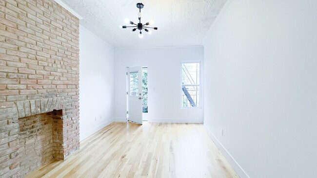 Building Photo - 182 Schaefer St