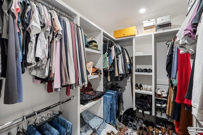 Building Photo - 8202 Cache Dr