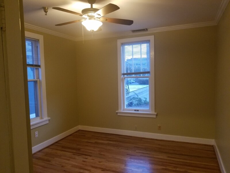 Building Photo - 331 22nd Ave N