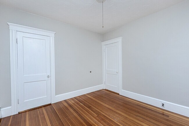 Building Photo - 1-3 Cassimere St