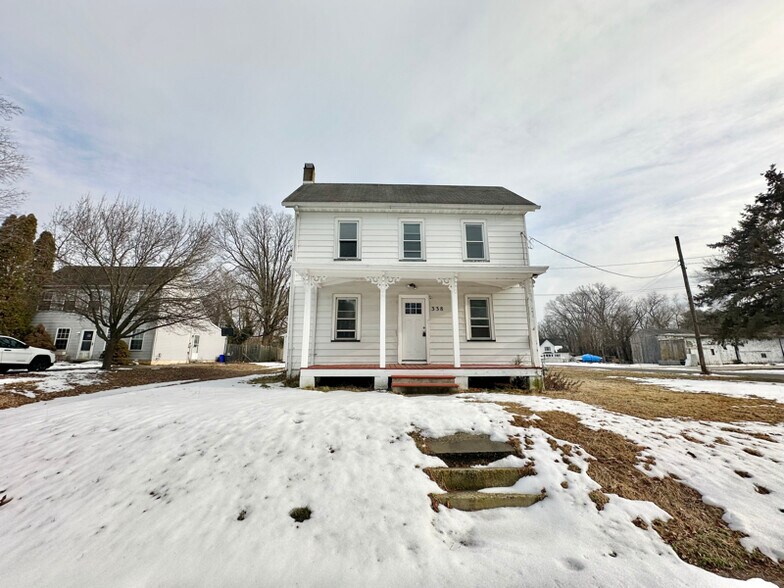 Building Photo - 338 Broad St