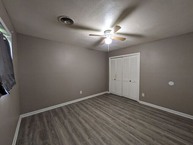 Building Photo - 6350 Arrowhead Dr