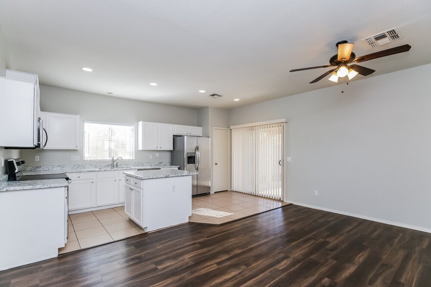 Building Photo - 3402 N 129th Dr