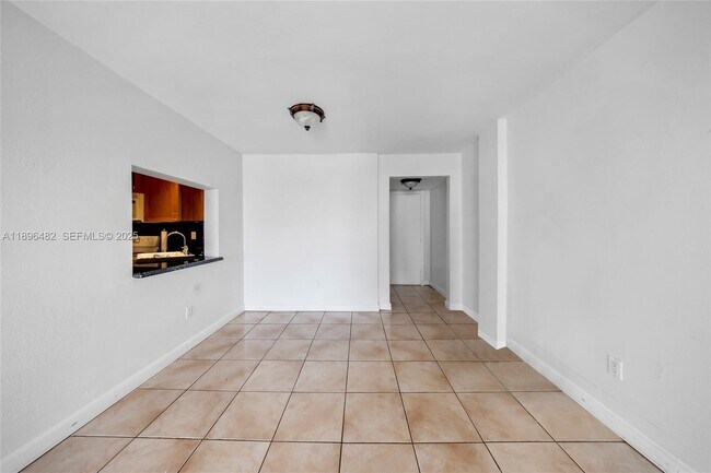 Building Photo - 6545 Indian Creek Dr