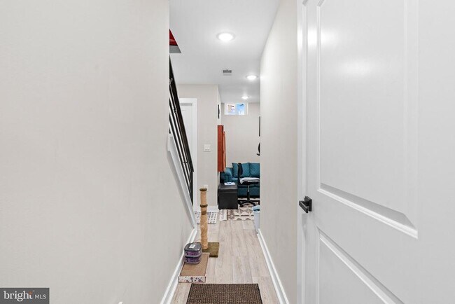 Building Photo - 2234 Master St