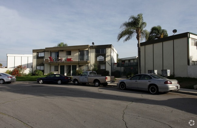 Building Photo - Casa Del Mar Apartments