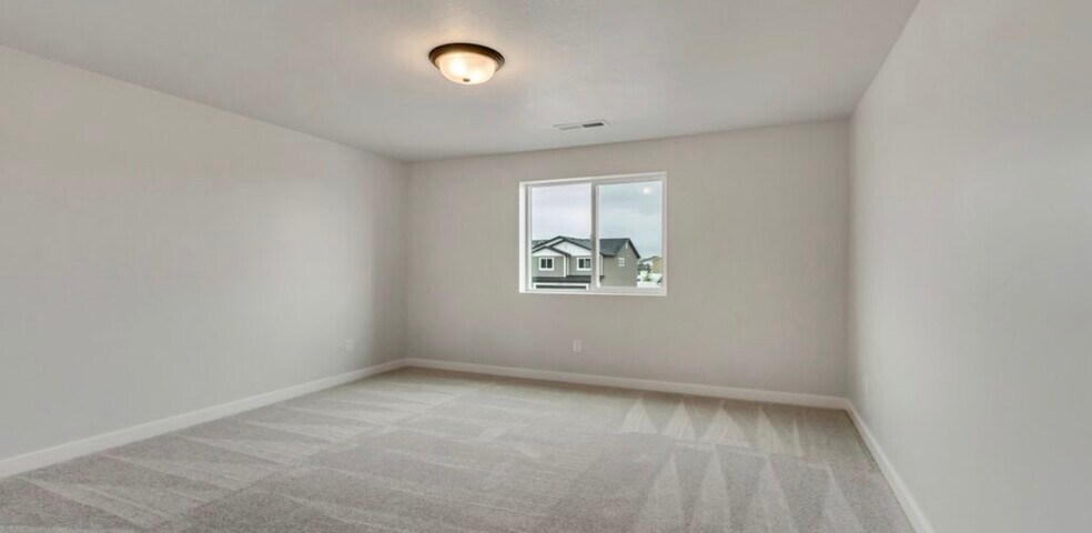 Building Photo - 932 S 250 W