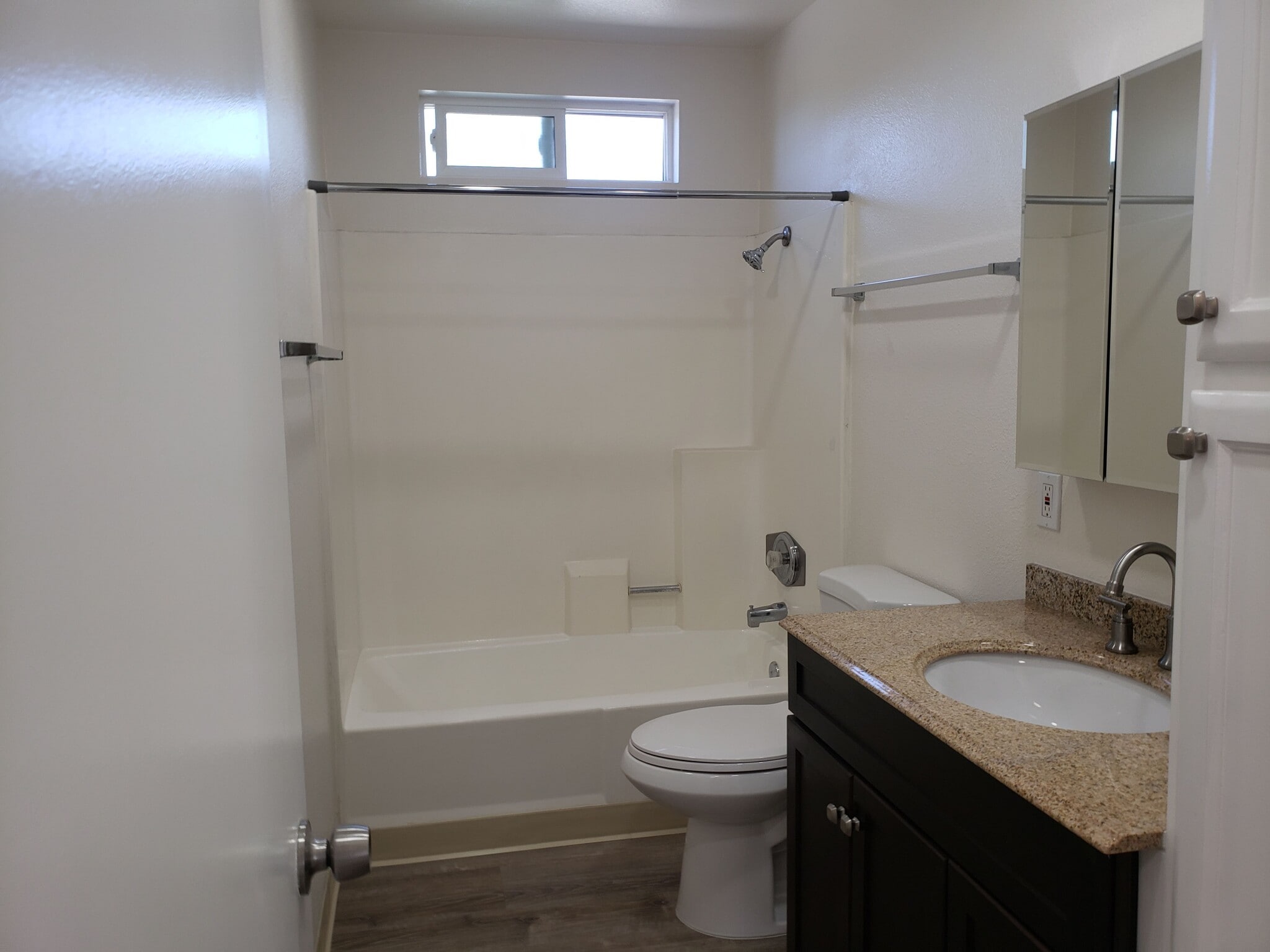 Building Photo - 1261 Victor St