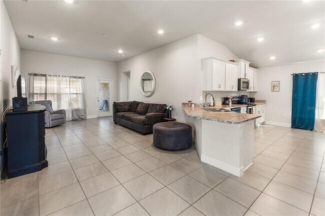 Building Photo - 135 Krenson Bay Loop
