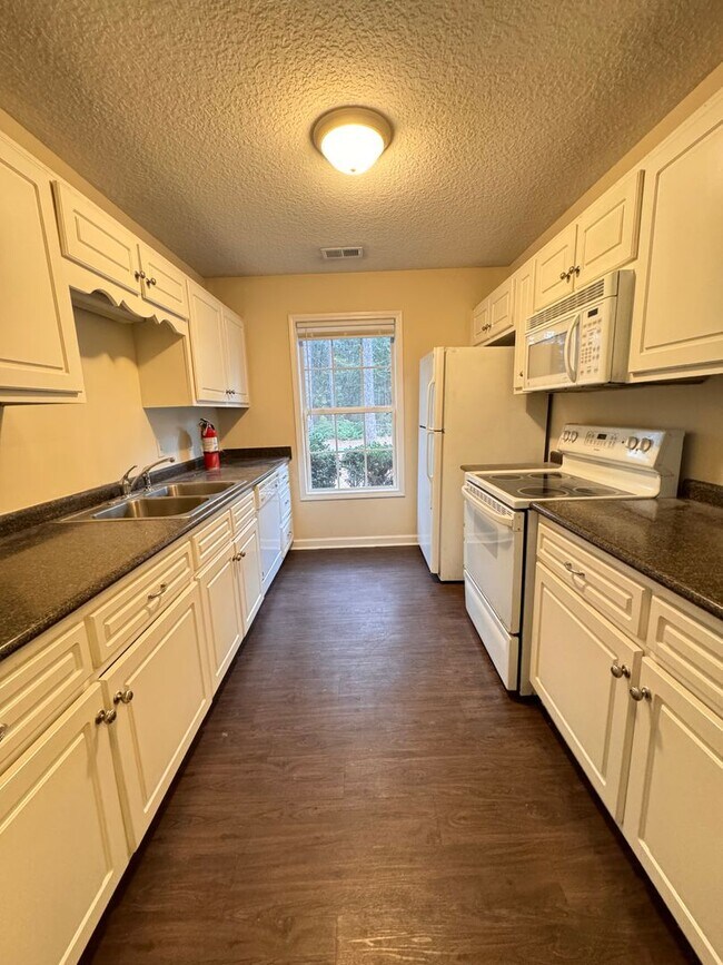 Primary Photo - 101 Lindsay Ct