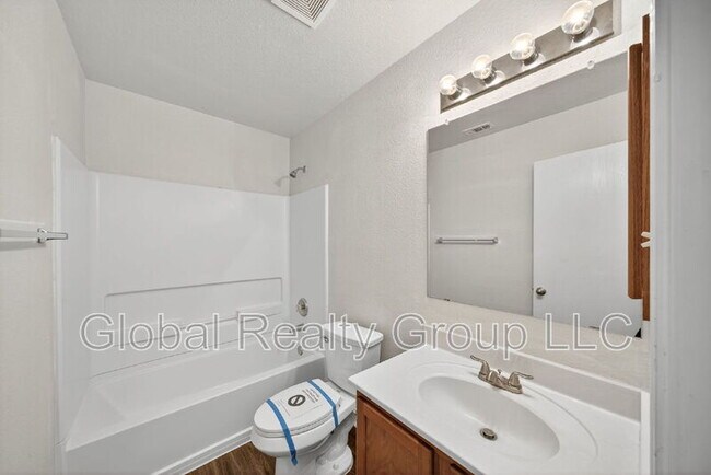 Building Photo - 16610 Retama Crown