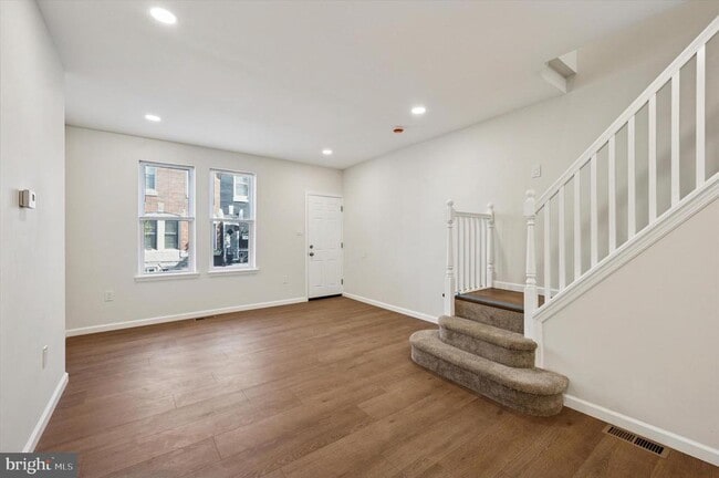 Building Photo - 2318 Fernon St