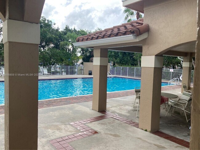 Building Photo - 1450 Springside Dr