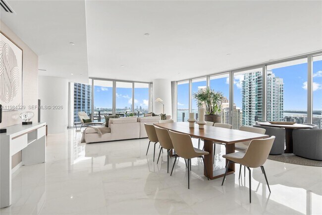 Building Photo - 300 Biscayne Blvd Way