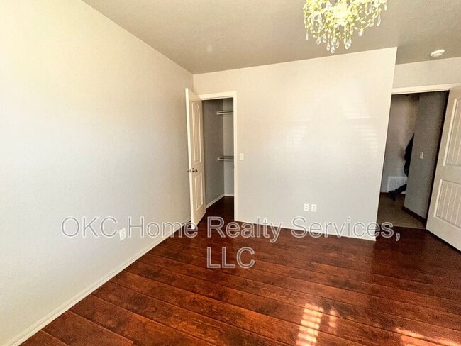 Building Photo - 13201 SW 2nd Terrace