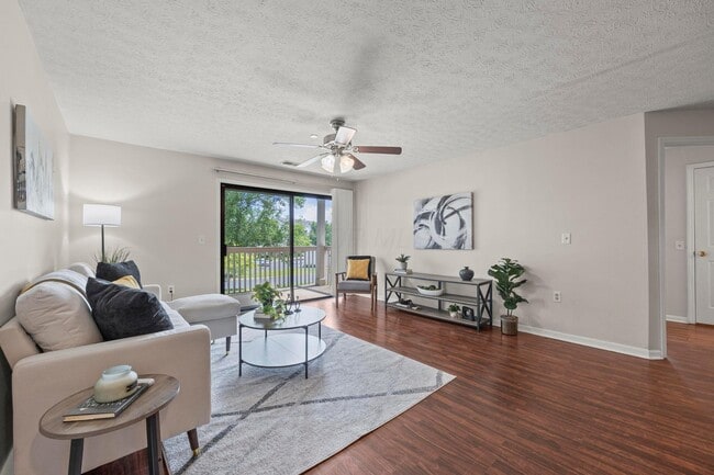 Building Photo - 6823 Meadow Creek Dr