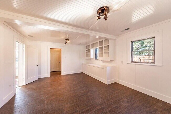 Building Photo - 2215 18th St