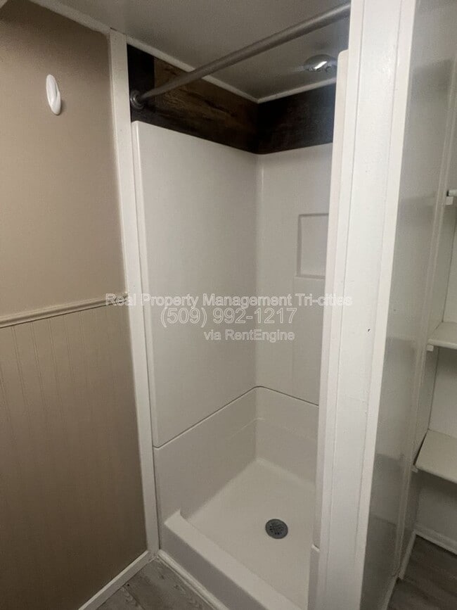 Building Photo - 508 9th St