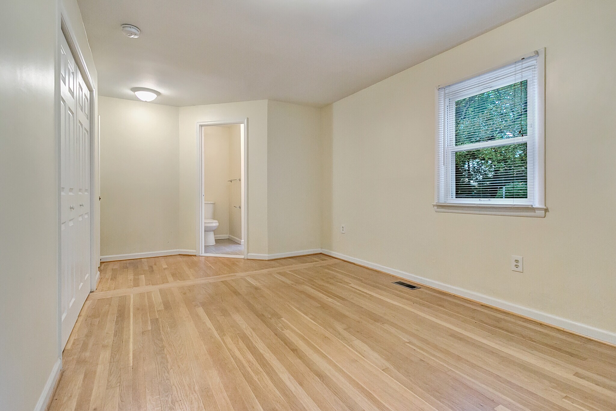 Building Photo - 9085 Autoville Dr