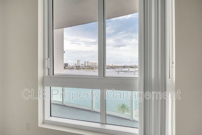 Building Photo - 241 Riverside Dr