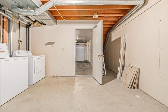 Building Photo - 8066 S Columbine Ct