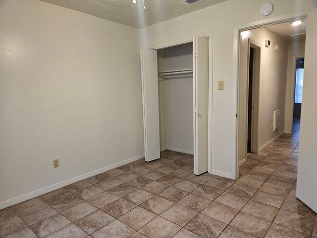 Building Photo - 3319 Bluestem Cir