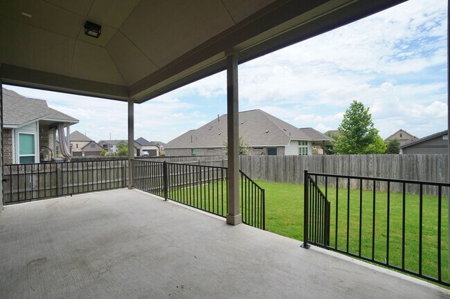 Building Photo - 6650 Verona Pl