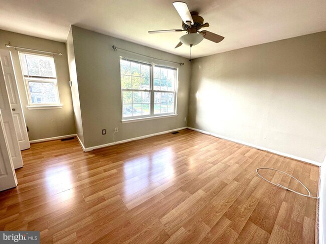 Building Photo - 623 Candlestick Ln