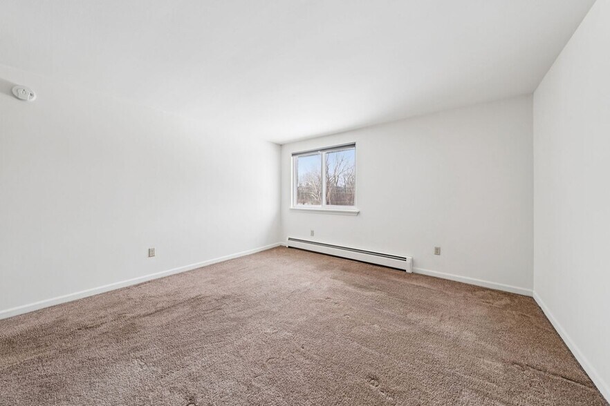 Building Photo - 29 Losson Garden Dr