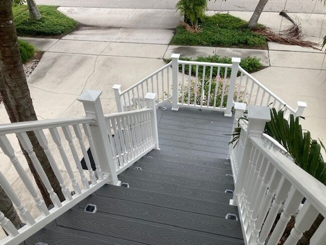 Building Photo - Family Friendly water front 3 Bedroom 3 ba...
