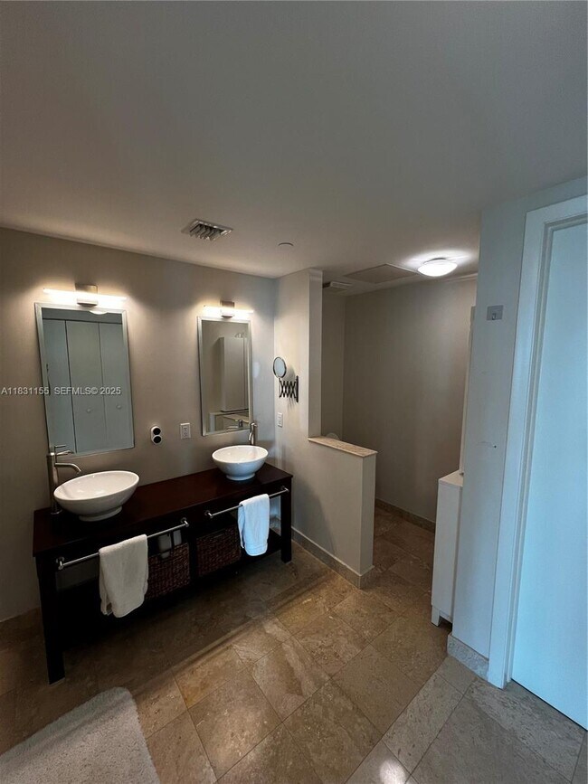 Building Photo - 350 S Miami Ave