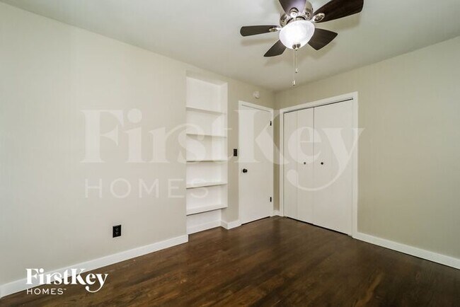 Building Photo - 2625 Sherwood Dr