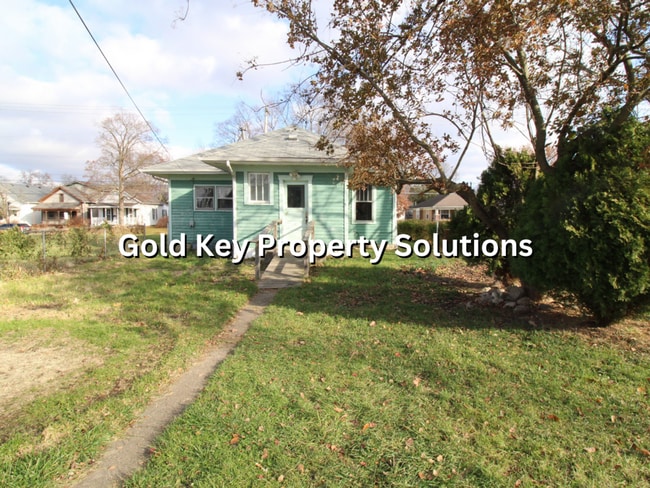 Building Photo - Huge 2 BR 1 BA with Garage and Covered Porch (NO SECTION 8)
