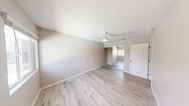 Building Photo - Renovated! 8BD/4BA with POOL!! (Lease Out ...