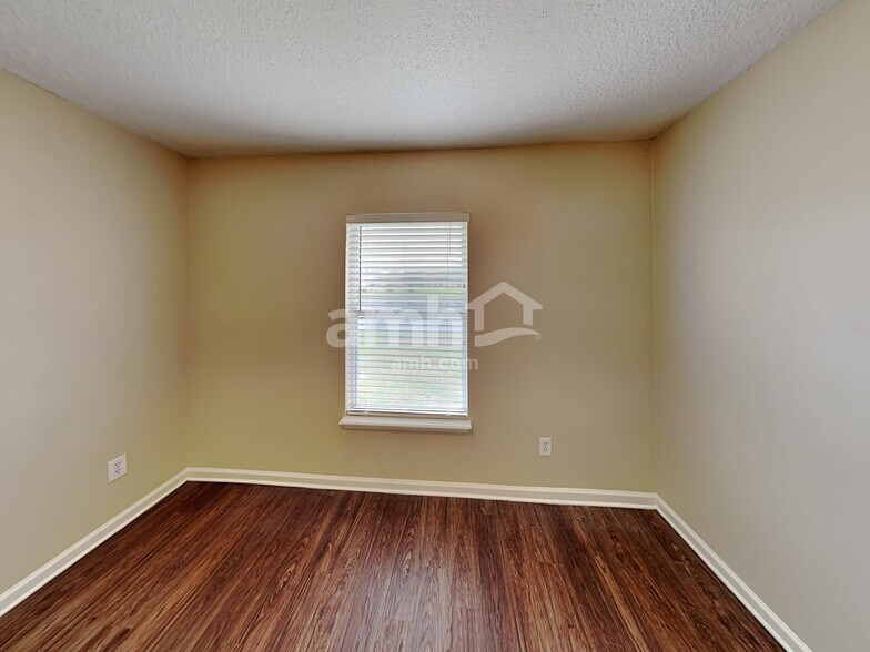 Building Photo - 14240 Sea Eagle Dr