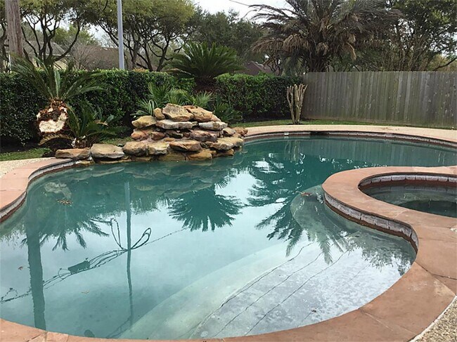 Building Photo - 22931 Palm Trail Dr